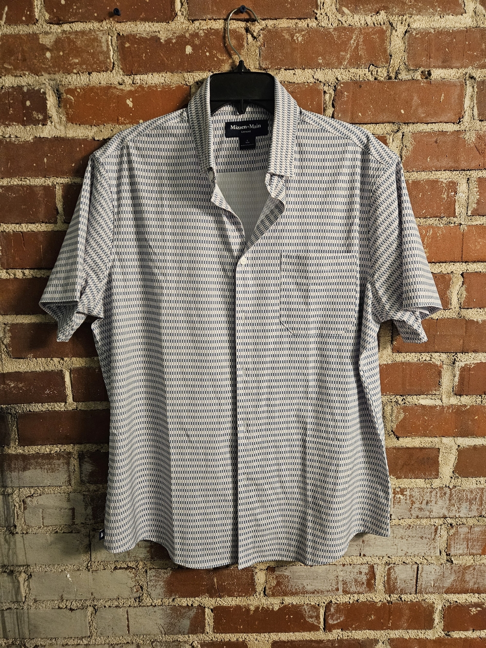 Mizzen+Main Short-Sleeve Micro-Pattern Button-Down in Light Blue Large NWOT